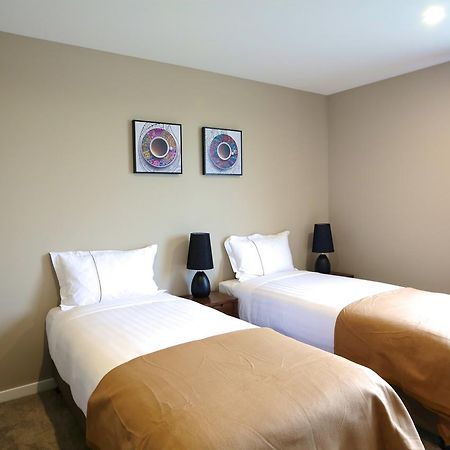 Golden Sun Apartment -Two Bedrooms, Three Bedrooms Christchurch Eksteriør bilde
