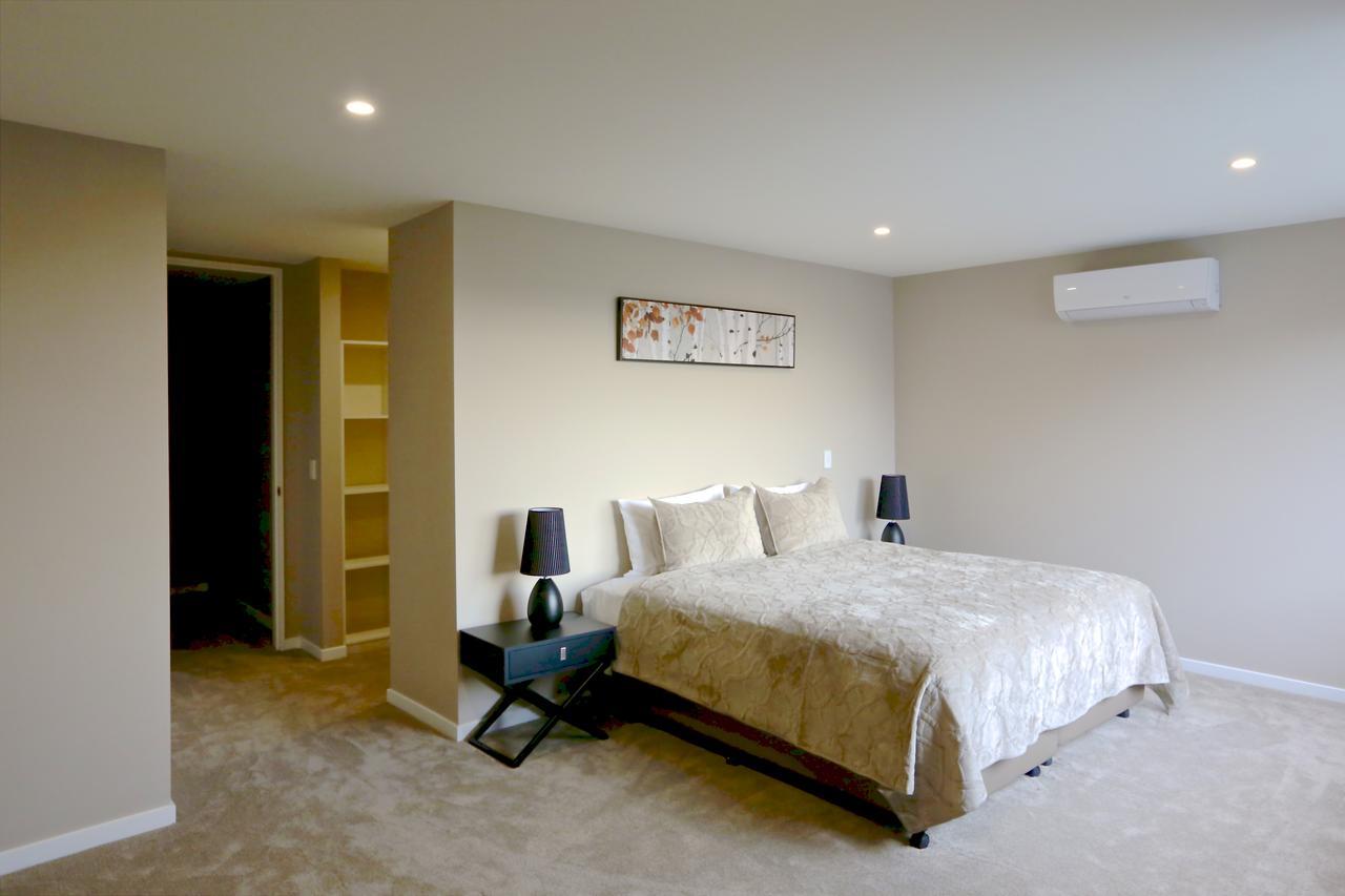 Golden Sun Apartment -Two Bedrooms, Three Bedrooms Christchurch Eksteriør bilde