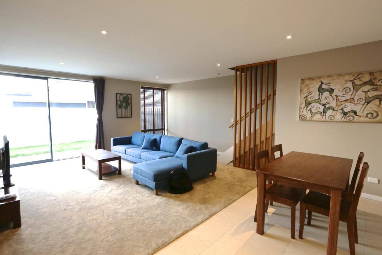 Golden Sun Apartment -Two Bedrooms, Three Bedrooms Christchurch Eksteriør bilde