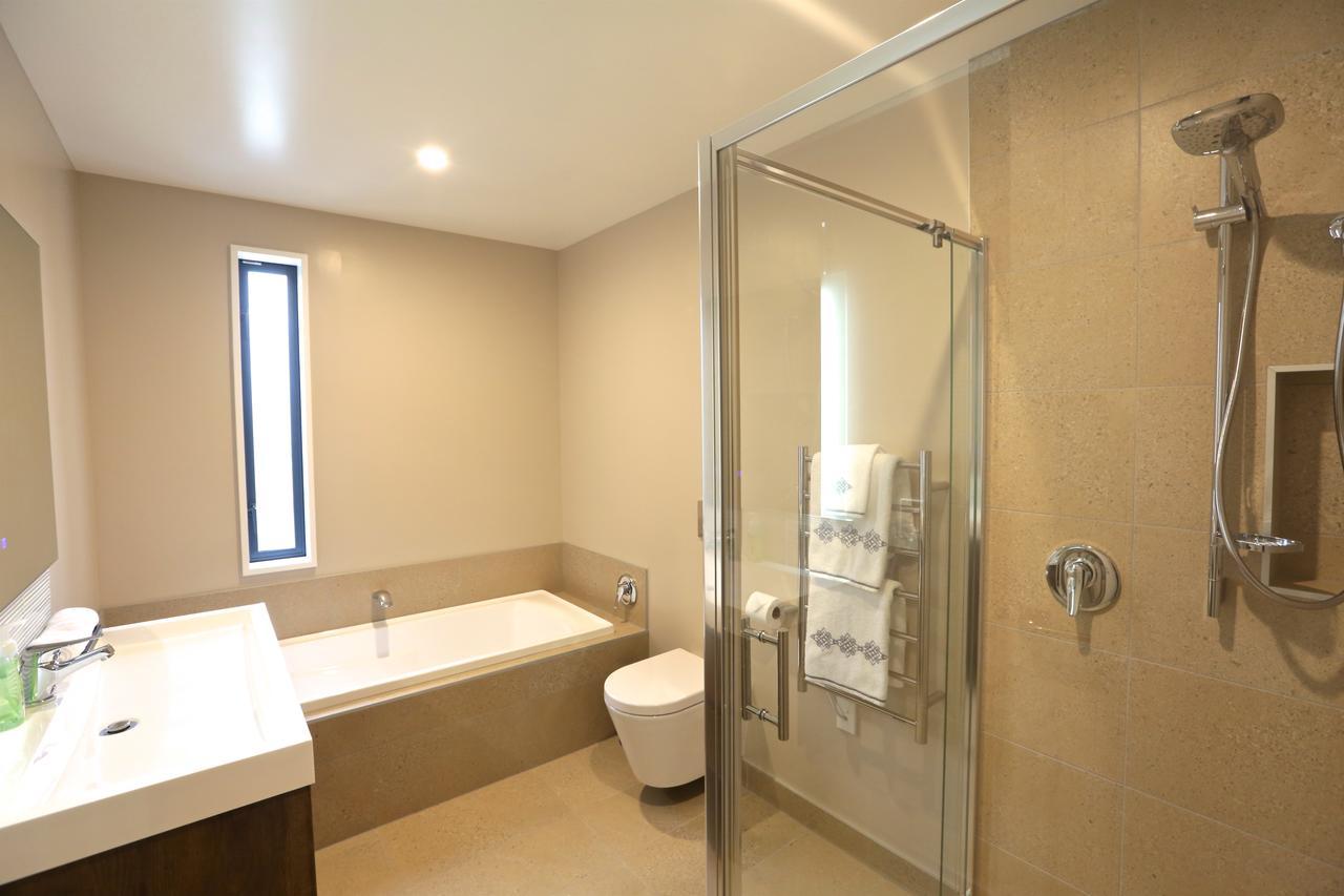 Golden Sun Apartment -Two Bedrooms, Three Bedrooms Christchurch Eksteriør bilde