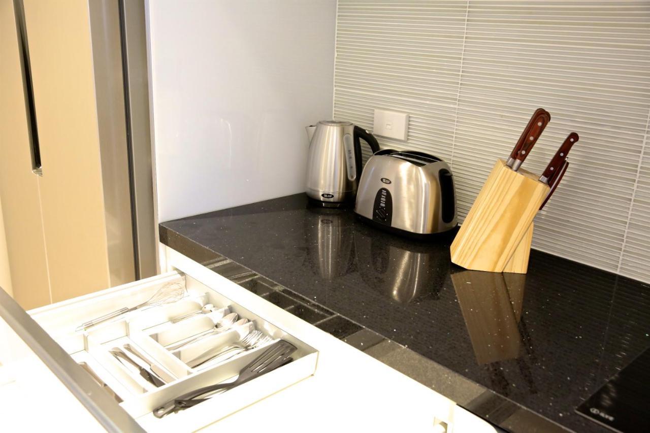 Golden Sun Apartment -Two Bedrooms, Three Bedrooms Christchurch Eksteriør bilde
